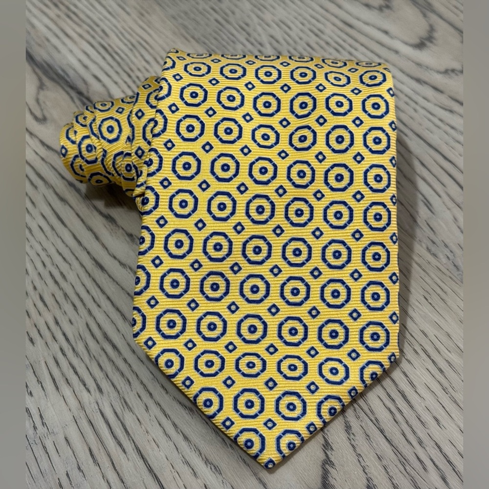 NEW BURBERRY LONDON 100% SILK Yellow Geometric Print Tie - Made In Italy $245 - Picture 9 of 10